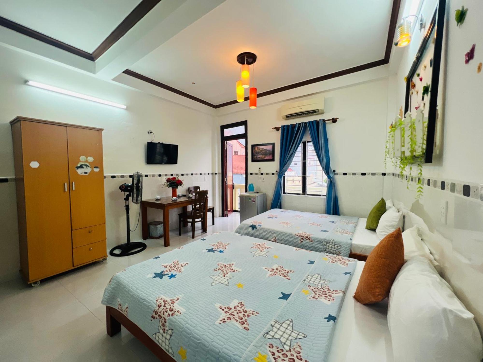 Phuc Bao Center Local Homestay - 3 Mins Walk To Old Town Хойан Экстерьер фото
